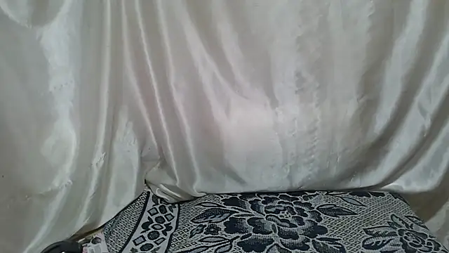 Snapshot of Burberrry_ chatting on 12, 9, 2025 Burberrry online show from 12, 9, 2025