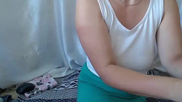 Snapshot of Burberrry_ chatting on 22, 9, 2025 Burberrry online show from 22, 9, 2025