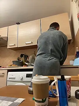 Snapshot of Yourhotboy_42 chatting on 1, 2, 2025 Yourhotboy 42 online show from 1, 2, 2025