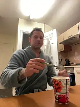 Snapshot of Yourhotboy_42 chatting on 8, 3, 2025 Yourhotboy 42 online show from 8, 3, 2025