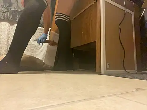 Snapshot of ElPollo77 chatting on 10, 9, 2025 ElPollo77 online show from 10, 9, 2025