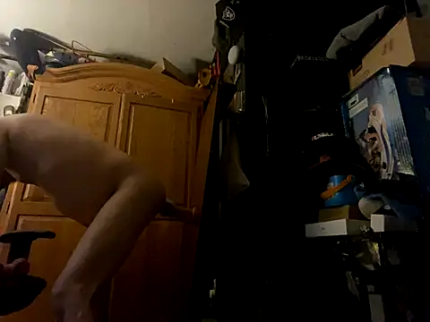 Snapshot of ElPollo77 chatting on 16, 9, 2025 ElPollo77 online show from 16, 9, 2025