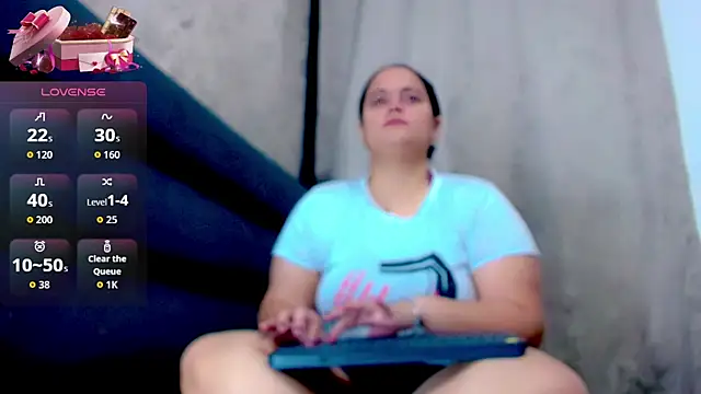 Snapshot of brunnette_hot chatting on 19, 1, 2026 brunnette hot online show from 19, 1, 2026