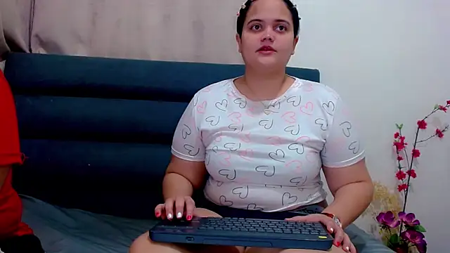 Snapshot of brunnette_hot chatting on 15, 2, 2026 brunnette hot online show from 15, 2, 2026