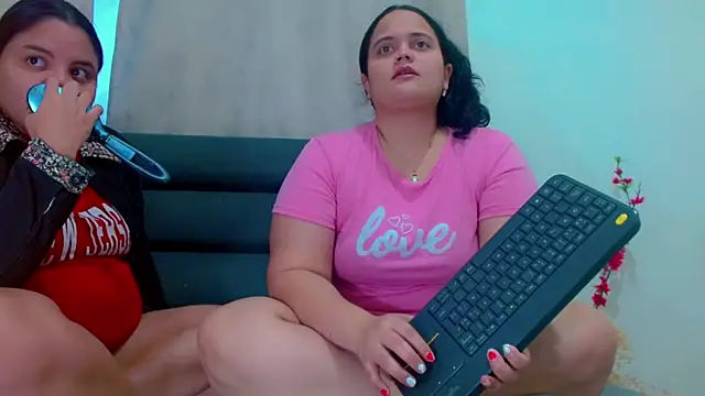 Snapshot of brunnette_hot chatting on 2, 3, 2026 brunnette hot online show from 2, 3, 2026