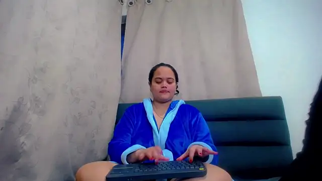 Snapshot of brunnette_hot chatting on 11, 3, 2026 brunnette hot online show from 11, 3, 2026