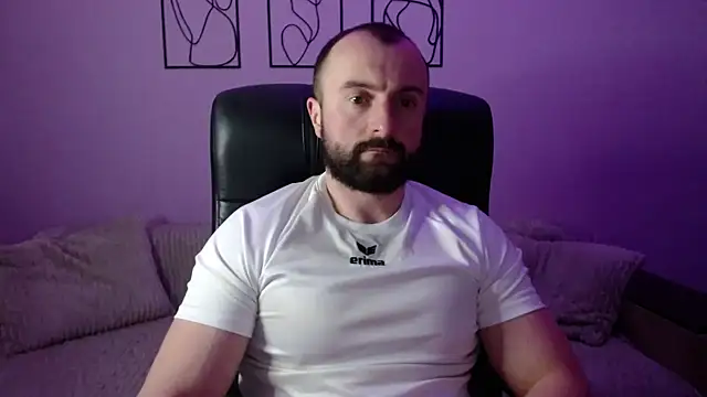 Snapshot of brindlefly6969 chatting on 10, 4, 2026 brindlefly6969 online show from 10, 4, 2026