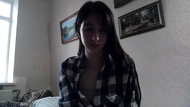 Snapshot of ElizaSwon chatting on 14, 4, 2026 ElizaSwon online show from 14, 4, 2026