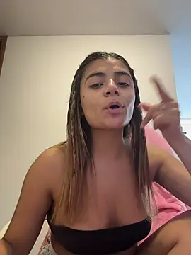 Snapshot of pamell_col chatting on 8, 3, 2026 pamell col online show from 8, 3, 2026