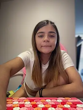 Snapshot of pamell_col chatting on 15, 4, 2026 pamell col online show from 15, 4, 2026