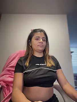 Snapshot of pamell_col chatting on 22, 4, 2026 pamell col online show from 22, 4, 2026