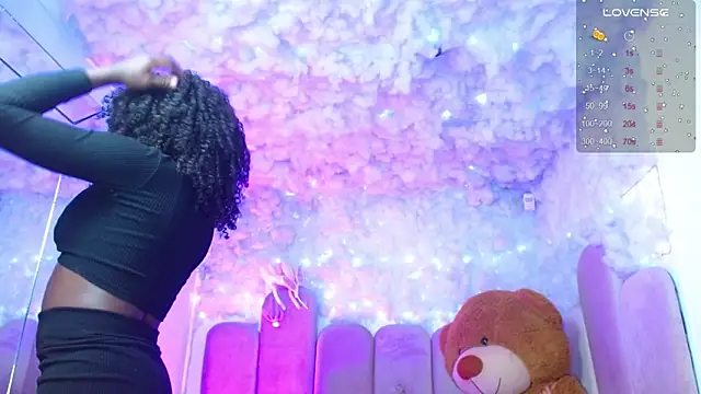 puca ebony online show from 21, 11, 2025