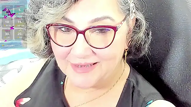 Snapshot of cataleya_mom chatting on 13, 4, 2026 cataleya mom online show from 13, 4, 2026