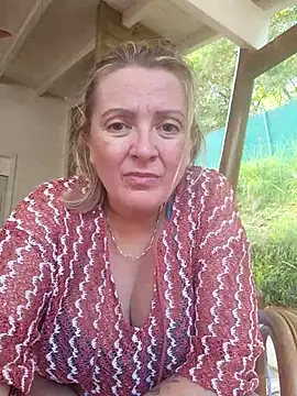 Snapshot of lady_charlyne chatting on 17, 1, 2025 lady charlyne online show from 17, 1, 2025