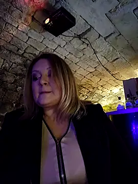 lady charlyne online show from 28, 11, 2025