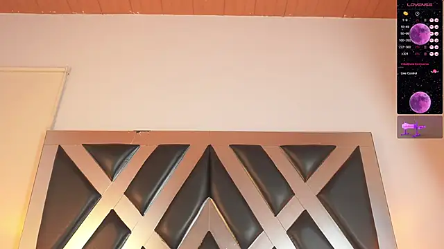 Sofia Cooper  online show from 3, 11, 2025