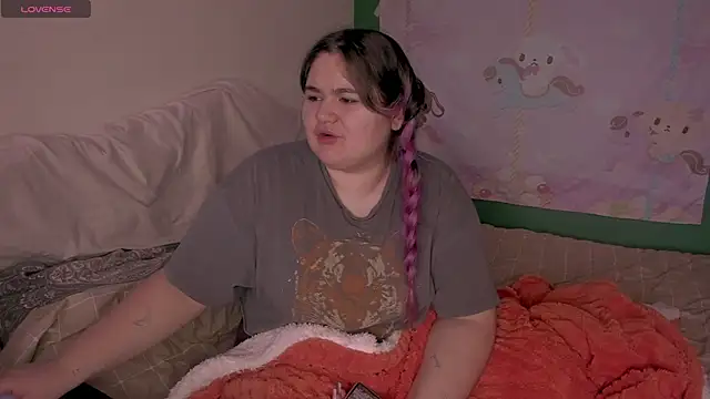 Freakcute  online show from 11, 2, 2025