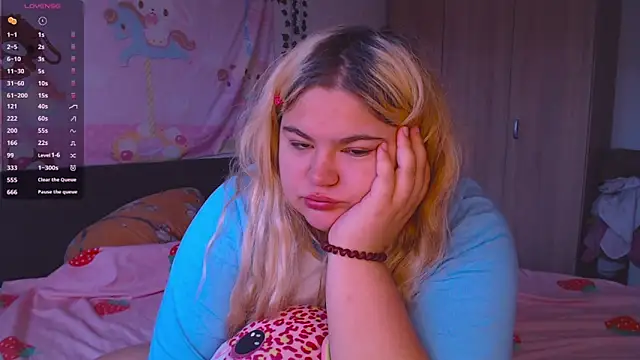 Freakcute  online show from 3, 10, 2025