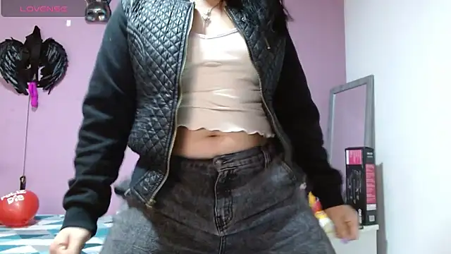 soniafuckboobs online show from 12, 3, 2025