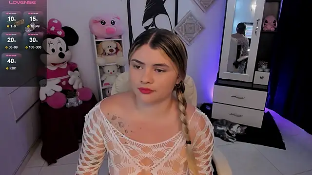 Snapshot of chloejones__ chatting on 6, 2, 2025 chloejones online show from 6, 2, 2025