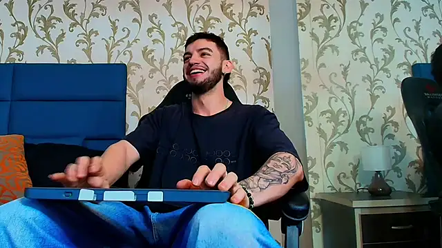 Snapshot of Michael_magno chatting on 20, 5, 2026 Michael magno online show from 20, 5, 2026