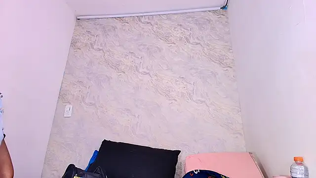 Snapshot of sofi_balvin chatting on 5, 3, 2025 sofi balvin online show from 5, 3, 2025