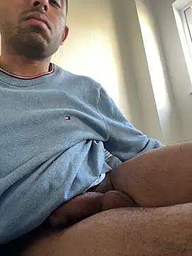 Snapshot of rhuh3991 chatting on 27, 2, 2025 rhuh3991 online show from 27, 2, 2025