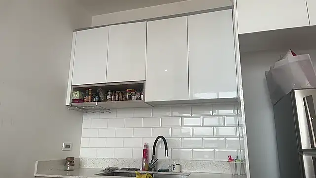 ChocolateCakeQueen online show from 14, 2, 2025