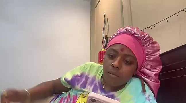 ChocolateCakeQueen online show from 28, 2, 2025