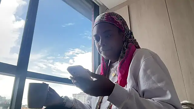 ChocolateCakeQueen online show from 2, 3, 2025