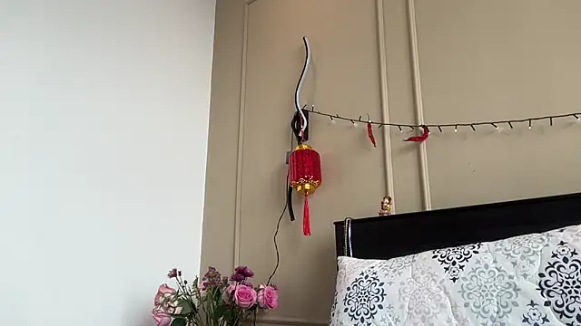 ChocolateCakeQueen online show from 3, 3, 2025