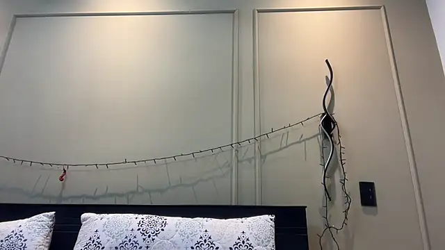 ChocolateCakeQueen online show from 6, 3, 2025