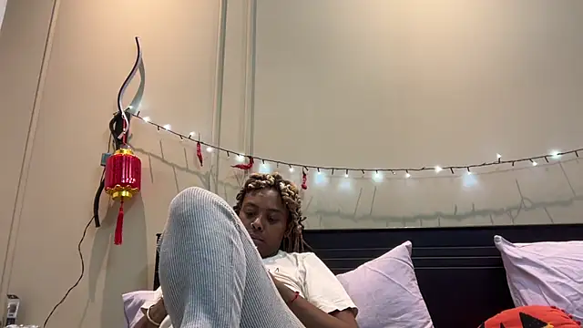 ChocolateCakeQueen online show from 9, 3, 2025