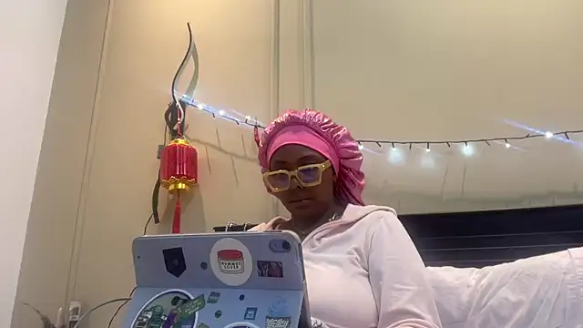 ChocolateCakeQueen online show from 11, 3, 2025