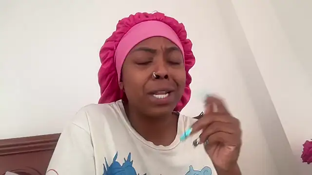 ChocolateCakeQueen online show from 1, 10, 2025