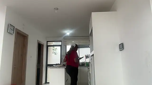 ChocolateCakeQueen online show from 15, 11, 2025