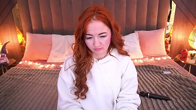 Marina Mur  online show from 13, 2, 2025