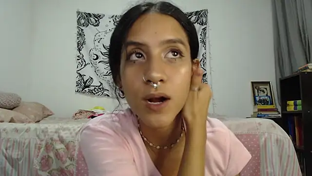 AlinaWoolf  online show from 4, 12, 2024