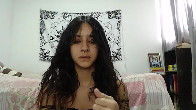 AlinaWoolf  online show from 17, 1, 2025