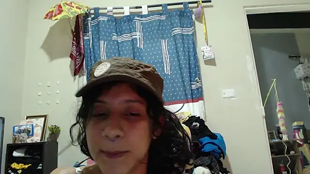 Snapshot of AlinaWoolf_ chatting on 11, 5, 2026 AlinaWoolf online show from 11, 5, 2026