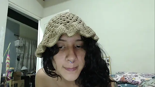 Snapshot of AlinaWoolf_ chatting on 4, 6, 2026 AlinaWoolf online show from 4, 6, 2026