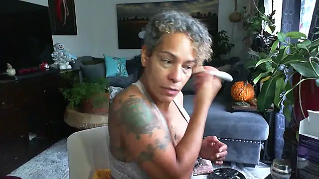 CeceilaMoon online show from 23, 11, 2025