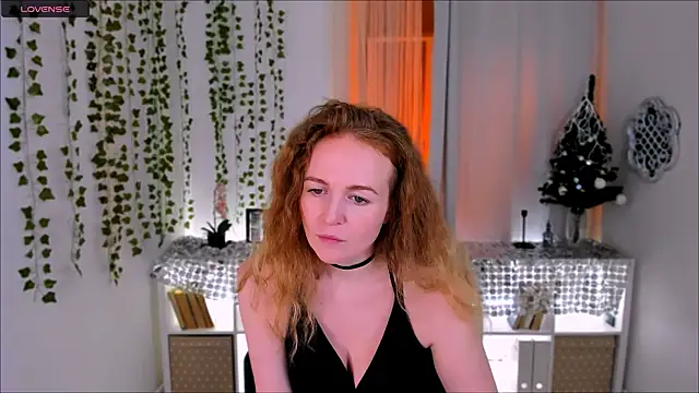 Snapshot of Asha_Glooom chatting on 18, 12, 2025 Asha Glooom online show from 18, 12, 2025