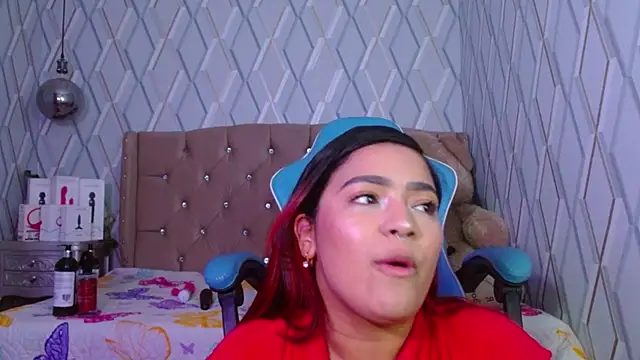 NicolleTaylor online show from 20, 2, 2025