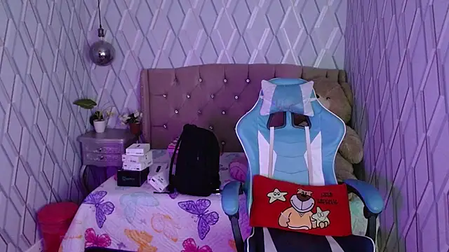 NicolleTaylor online show from 3, 3, 2025