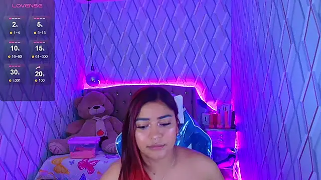 NicolleTaylor online show from 15, 9, 2025