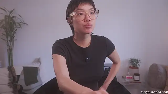 Snapshot of meganmei666 chatting on 20, 4, 2026 meganmei666 online show from 20, 4, 2026