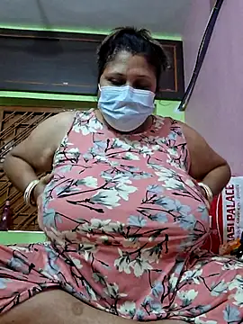 Snapshot of kunjan789 chatting on 18, 10, 2025 kunjan789 online show from 18, 10, 2025