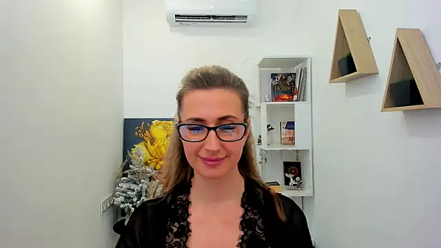Snapshot of PassionGlow chatting on 10, 1, 2025 PassionGlow online show from 10, 1, 2025
