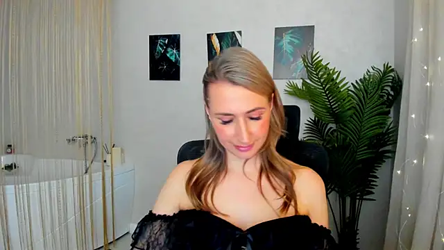 Snapshot of PassionGlow chatting on 19, 2, 2025 PassionGlow online show from 19, 2, 2025